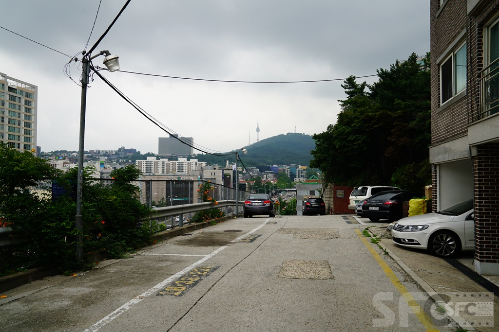 한남5거리 옹벽길