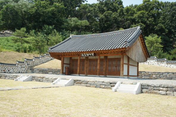 온조왕사당
