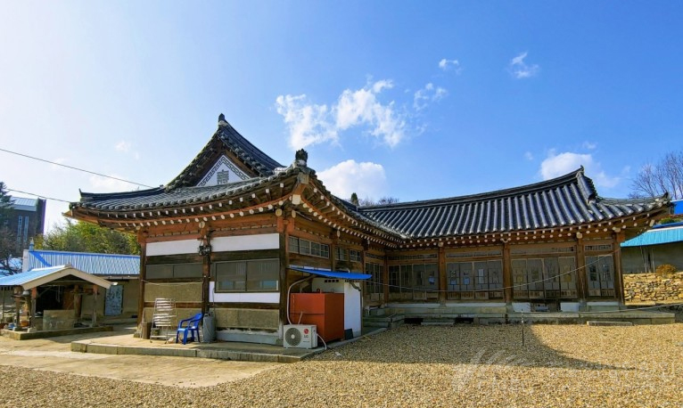 부여 이안당