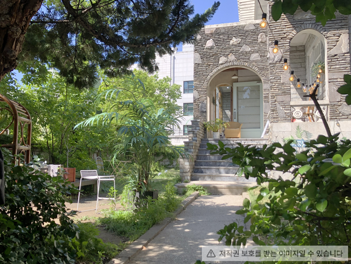 강남 논현동 정원보유, 주차장보유 단독주택 렌탈스튜디오입니다.